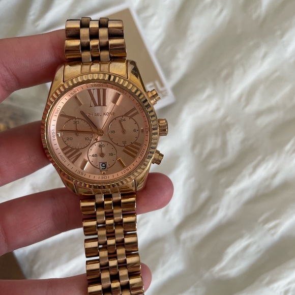Michael Kors Bradshaw rose gold watch - Picture 4 of 7